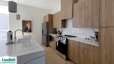 2206 Arroyo Ave, Unit 404 in Dallas, TX - Foto de edificio - Building Photo