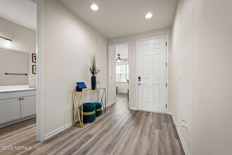 12639 Lake Taylor Ln in Jacksonville, FL - Building Photo - Building Photo