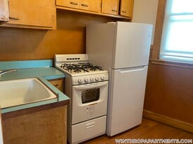 90 Winthrop Shore Dr in Winthrop, MA - Building Photo