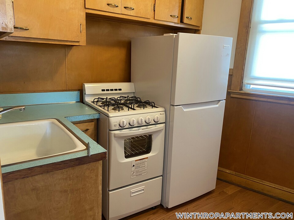 90 Winthrop Shore Dr in Winthrop, MA - Building Photo