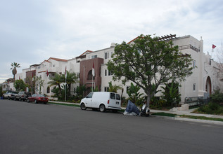 Villa Eleni in San Diego, CA - Building Photo - Building Photo