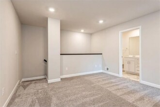 10888 Fountain Pl N in Osseo, MN - Foto de edificio - Building Photo