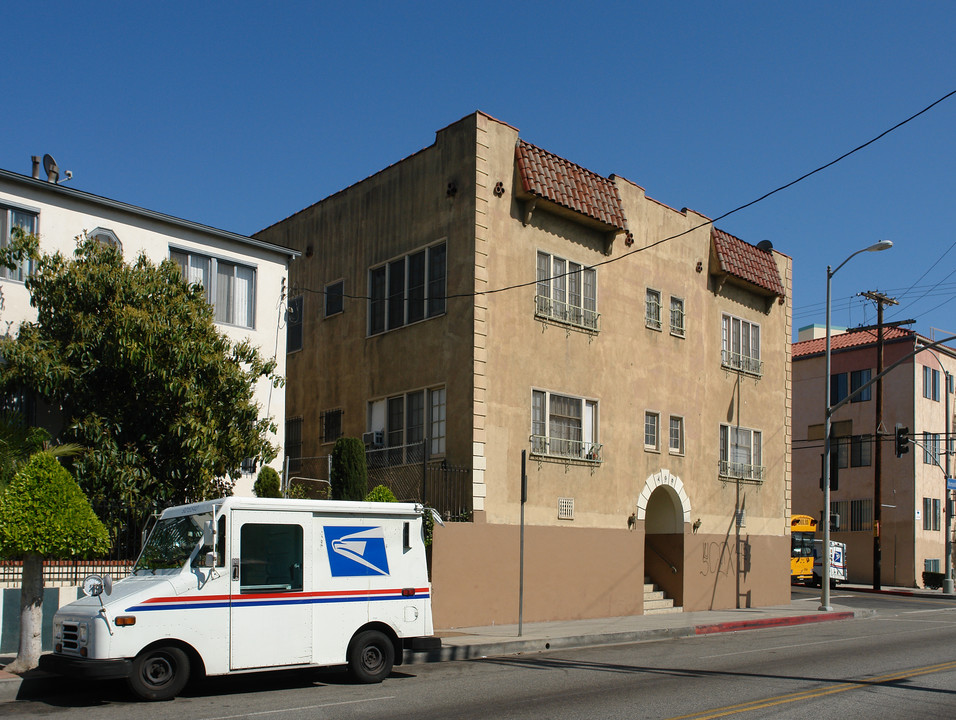 400 N Normandie Ave in Los Angeles, CA - Foto de edificio