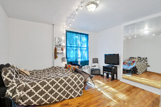 368 W 118th St in New York, NY - Building Photo - Interior Photo