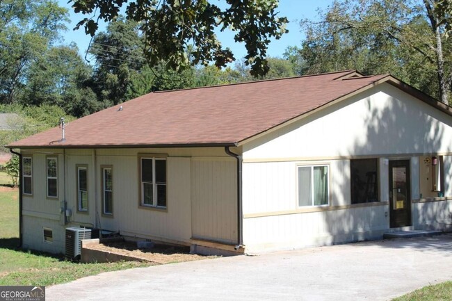 property at 961 Old Conyers Rd