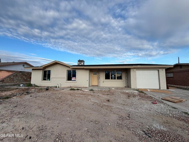 property at 2633 Dunoon Dr