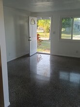 9098 Southern Comfort Dr in Largo, FL - Building Photo - Building Photo