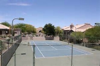 101 S Players Club Dr in Tucson, AZ - Foto de edificio - Building Photo