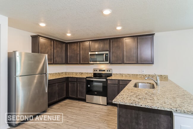 730 Airoso Rd SE in Palm Bay, FL - Building Photo - Building Photo
