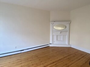 1423 Cambridge St, Unit 2 in Cambridge, MA - Foto de edificio - Building Photo