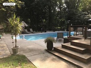 131 Lewis Rd in East Quogue, NY - Building Photo - Building Photo