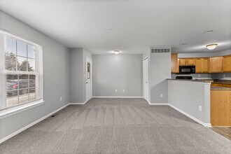 13049 Turnberry in Southgate, MI - Building Photo - Building Photo