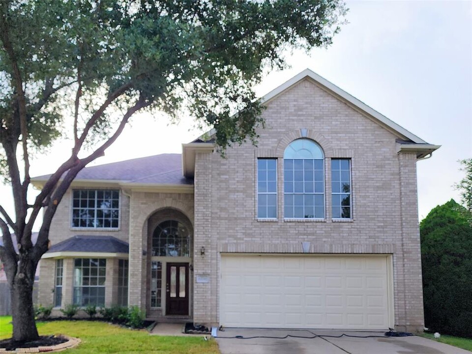 12711 Autumn Glen Dr in Sugar Land, TX - Foto de edificio