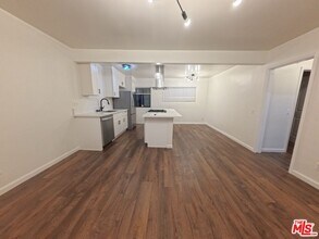 6607 N Figueroa St in Los Angeles, CA - Building Photo - Building Photo