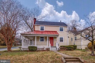 1300 N Taylor St in Arlington, VA - Building Photo