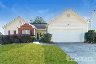 6829 Bridgewood Dr in Austell, GA - Building Photo