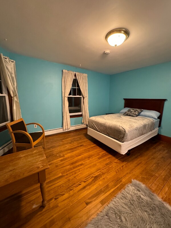 124 W Broadway in Bangor, ME - Foto de edificio - Building Photo