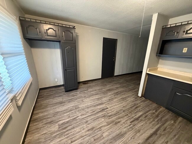 1102 Harmon St in Danville, IL - Building Photo - Building Photo