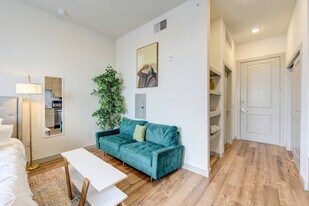 1111 Shepherd Dr, Unit SI ID1380761P in Houston, TX - Building Photo