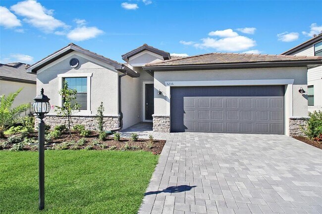 5236 Blue Crush St in Bradenton, FL - Building Photo - Building Photo