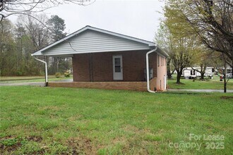 1920 Walt Arney Rd in Lenoir, NC - Building Photo - Building Photo