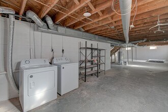 1465 Brookwood Dr in Winston-Salem, NC - Building Photo - Building Photo