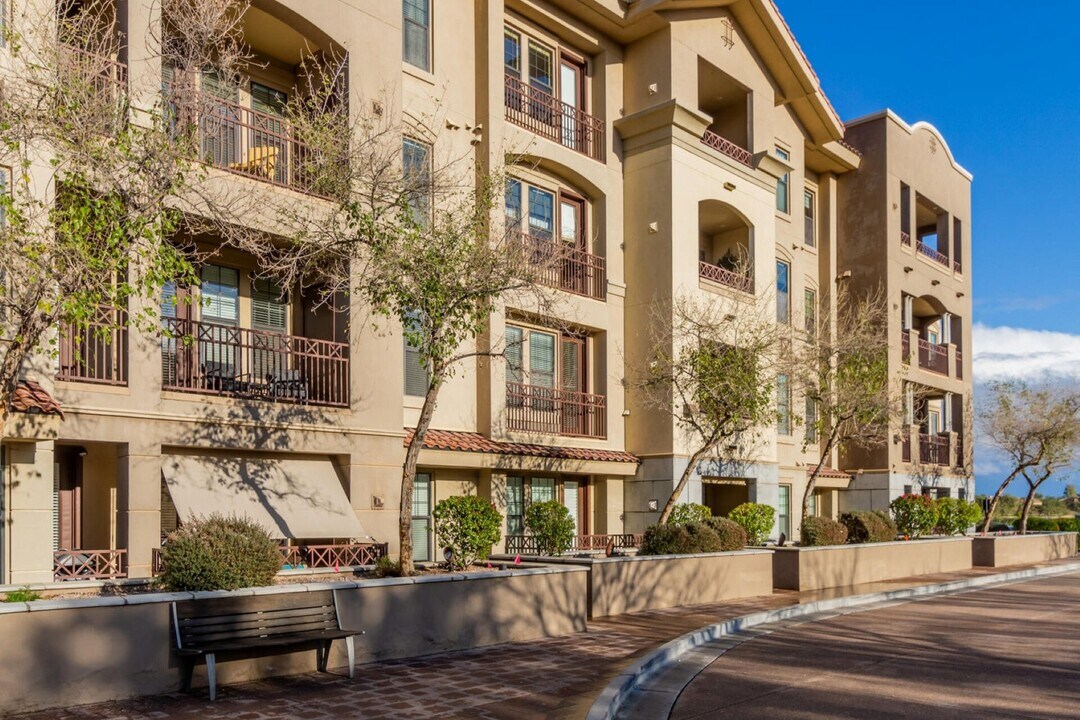 7291 N Scottsdale Rd in Paradise Valley, AZ - Building Photo