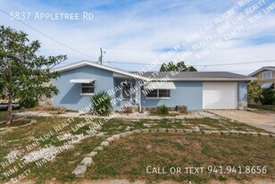 5837 Appletree Rd in Holiday, FL - Building Photo