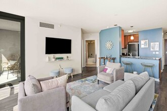 599 W Kinzie St in Chicago, IL - Building Photo - Building Photo