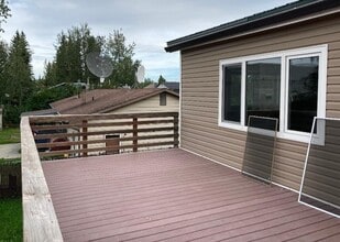 1580 Market St, Unit A - Downstairs in Fairbanks, AK - Building Photo - Building Photo