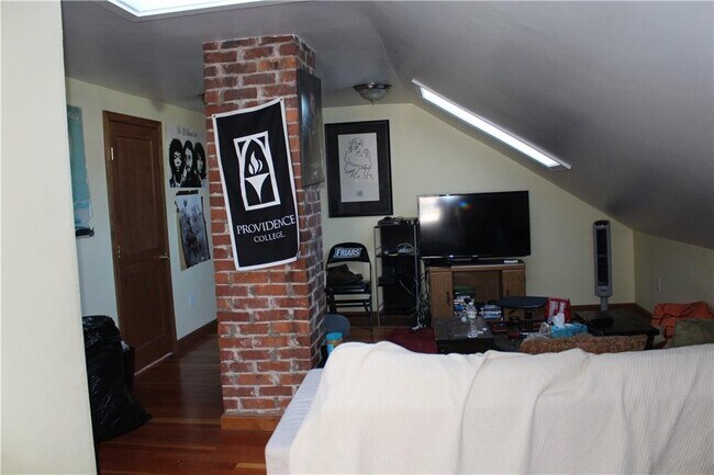 141 Pembroke Ave in Providence, RI - Building Photo - Building Photo