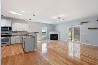 4221 Lochurst Dr in Pfafftown, NC - Building Photo - Building Photo