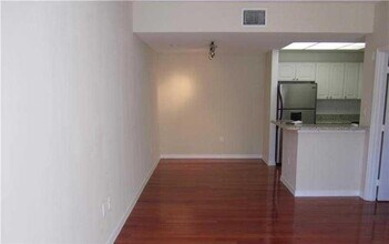 2107 SE 10th Ave in Fort Lauderdale, FL - Building Photo - Building Photo