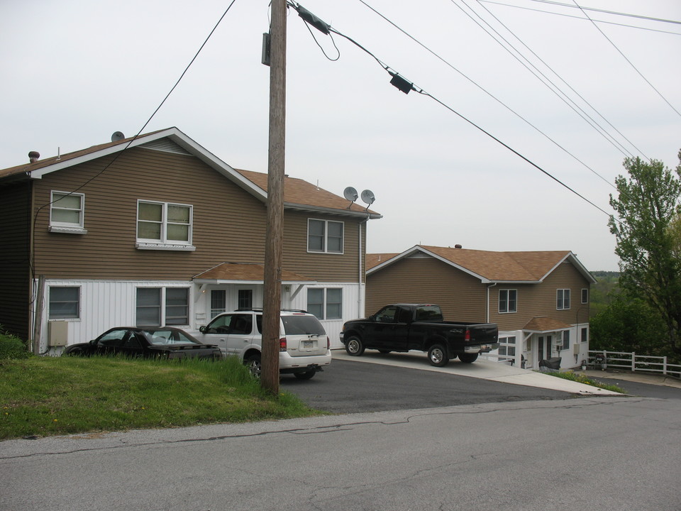 Mansion Townhomes in Ebensburg, PA - Building Photo