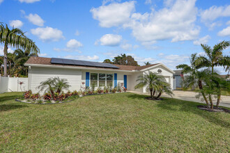 609 Oak Terrace in Jupiter, FL - Building Photo - Building Photo