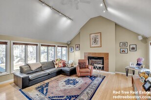 829 Chestnut St in Waban, MA - Building Photo