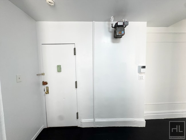 property at 1427 York Ave