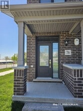 10-10 Birmingham Dr in Cambridge, ON - Building Photo - Building Photo