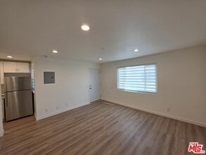 2400 Vanderbilt Ln in Redondo Beach, CA - Building Photo - Building Photo