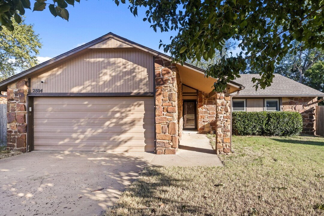2804 E Vancouver St in Broken Arrow, OK - Building Photo