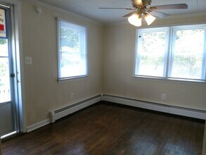 6545 Grays Mill Rd in Warrenton, VA - Building Photo - Building Photo