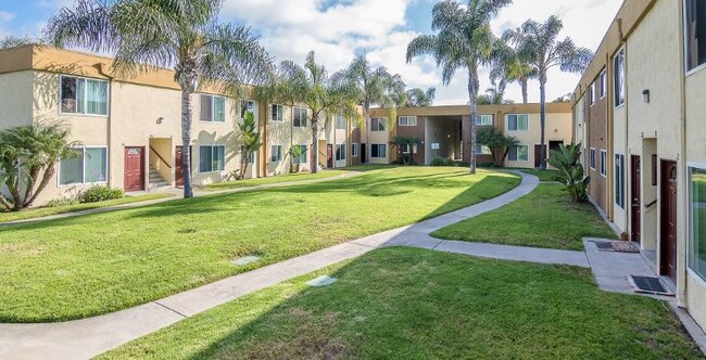 Costa Fina Apartments in Chula Vista, CA - Foto de edificio - Building Photo