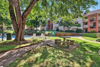 2601 Duncan Chapel Rd, Unit J302 in Greenville, SC - Building Photo - Building Photo
