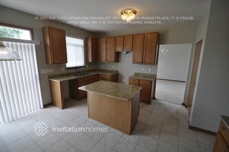 16464 Coventry Ln in Crest Hill, IL - Building Photo - Building Photo