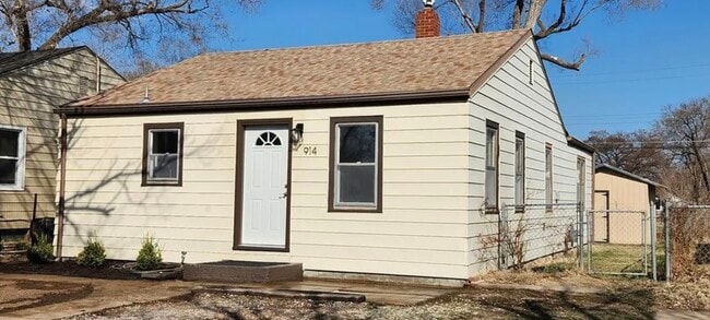 property at 914 N 12th St