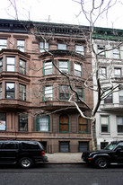 27 W 75th St in New York, NY - Building Photo
