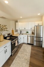 4733 Cedar Ave in Philadelphia, PA - Foto de edificio - Building Photo