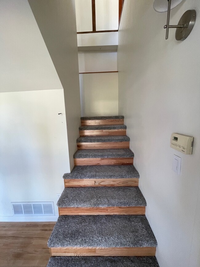 576 Blaisdell Dr in Claremont, CA - Building Photo - Building Photo