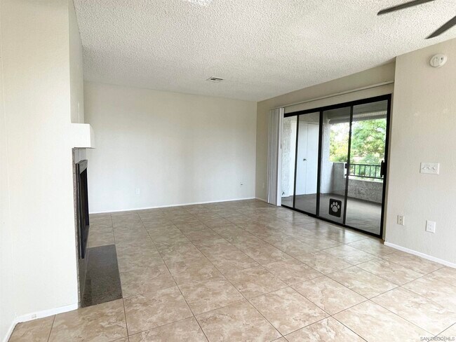 10612 Dabney Dr in San Diego, CA - Building Photo - Building Photo
