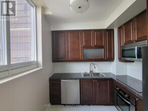 35-2835 Balmuto St in Toronto, ON - Building Photo - Building Photo